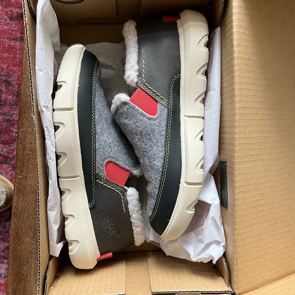 Sorel Mackenzie II slip on shoes